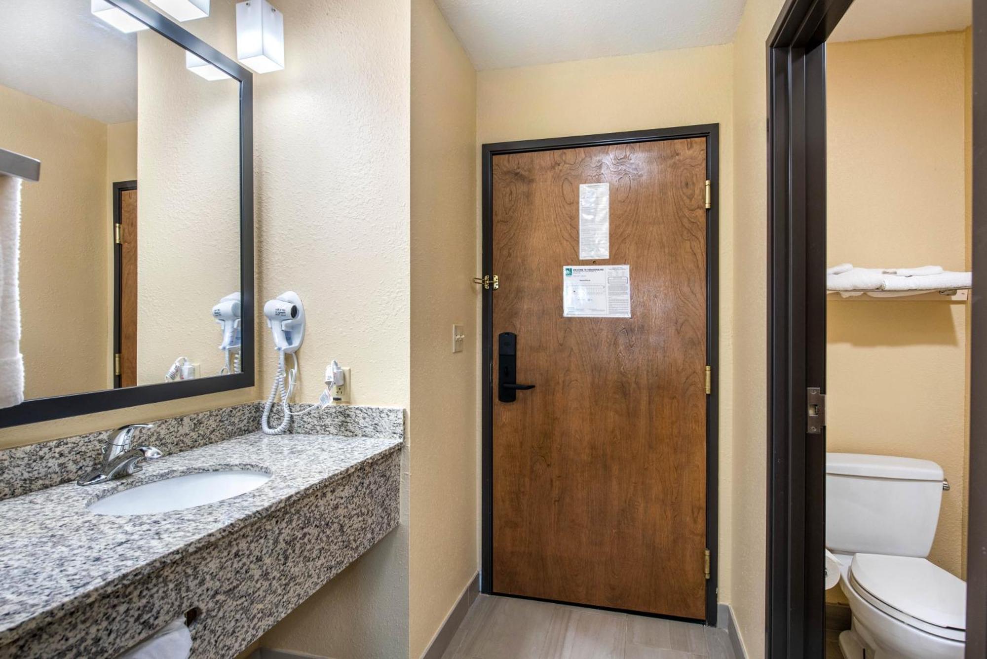 Quality Inn & Suites Brandenburg - Fort Knox Ngoại thất bức ảnh