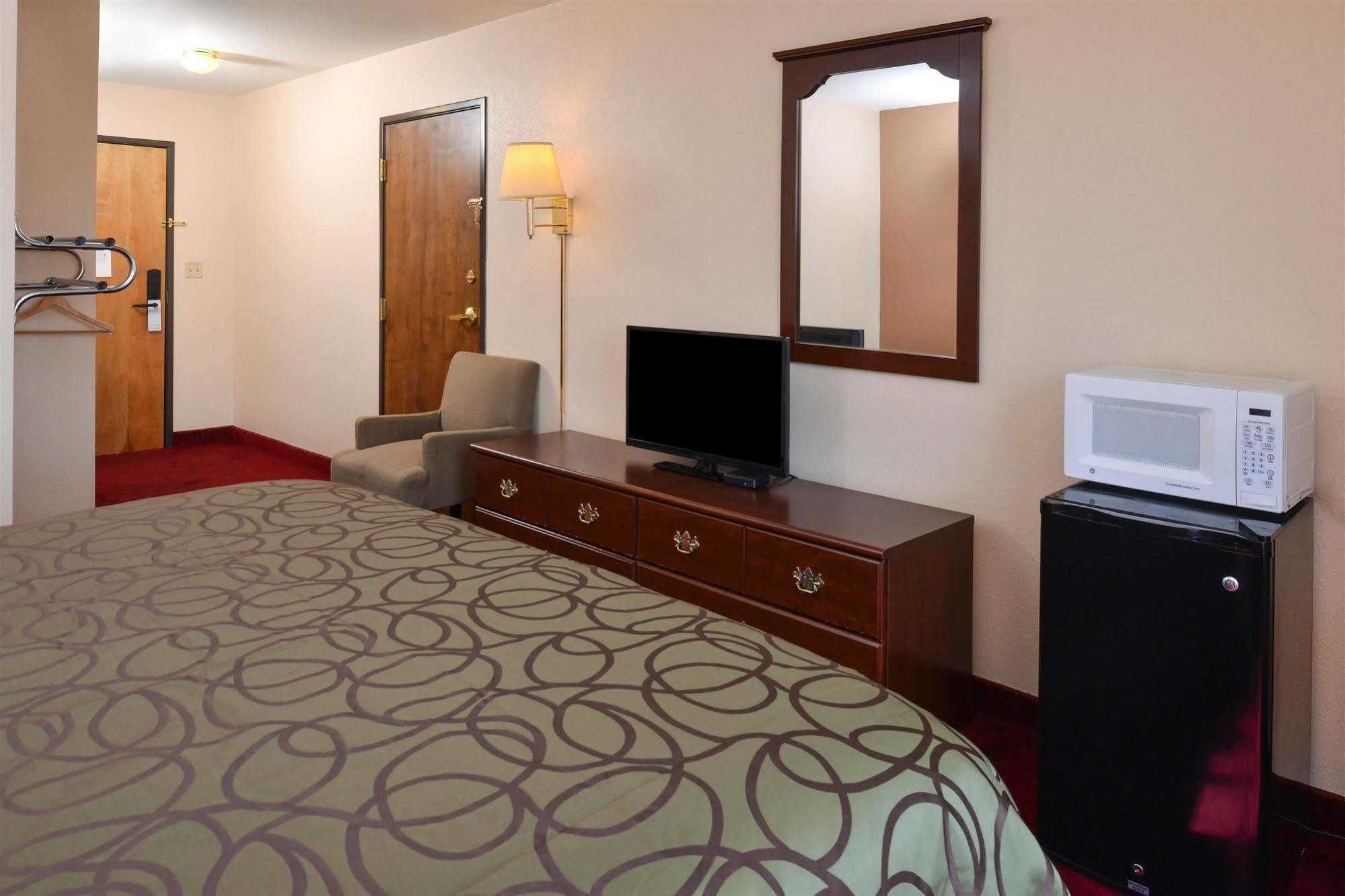 Quality Inn & Suites Brandenburg - Fort Knox Ngoại thất bức ảnh